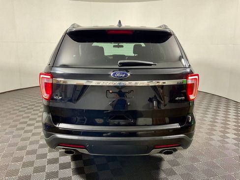Used 2018 Ford Explorer XLT AWD/4WD image 14