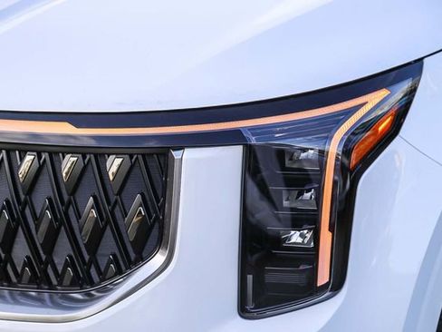 New 2026 Kia Carnival FWD image 5