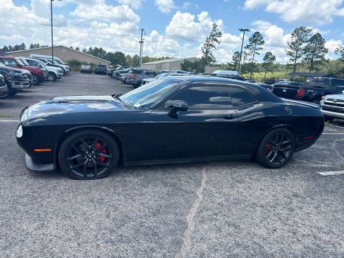 Used 2022 Dodge Challenger GT w/ Blacktop Package RWD image 4