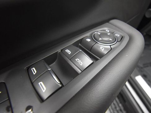 Used 2024 Chevrolet Tahoe High Country image 15