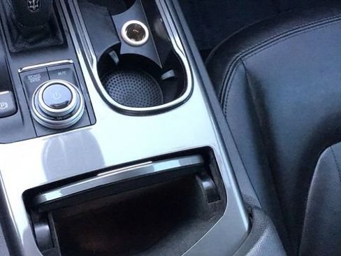 Used 2021 Maserati Ghibli S image 25