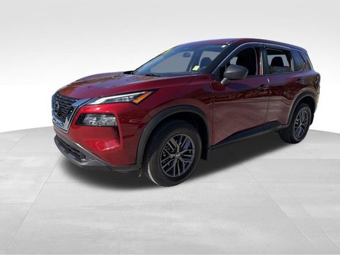 Certified 2021 Nissan Rogue S image 3