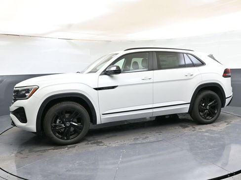 Certified 2025 Volkswagen Atlas Cross Sport SEL R-Line image 2