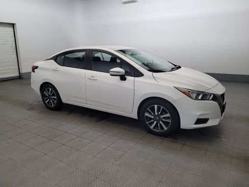 Used 2021 Nissan Versa SV FWD image 11