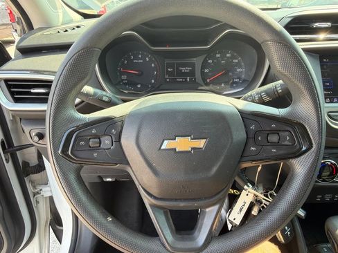 Used 2022 Chevrolet TrailBlazer LS FWD image 12