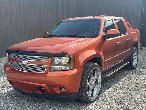 Used 2007 Chevrolet Avalanche LT AWD/4WD image 1