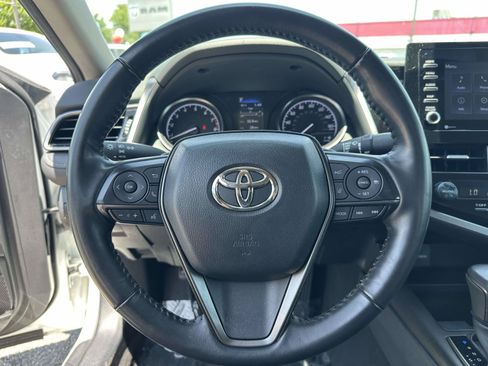 Used 2024 Toyota Camry SE w/ Cold Weather Package FWD image 16