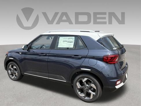New 2026 Hyundai Venue SEL FWD image 2