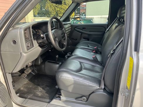 Used 2007 GMC Sierra 3500 W/T w/ Snow Plow Prep Package image 7