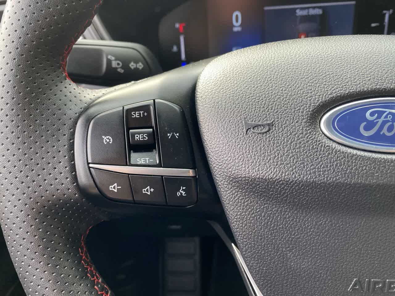 Used 2025 Ford Escape ST-Line Select AWD/4WD image 19