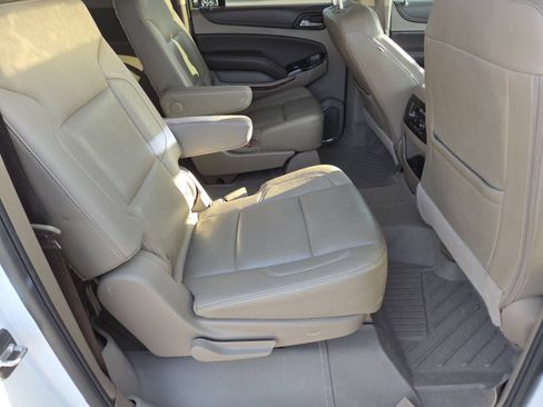 Used 2018 Chevrolet Suburban Premier AWD/4WD image 28