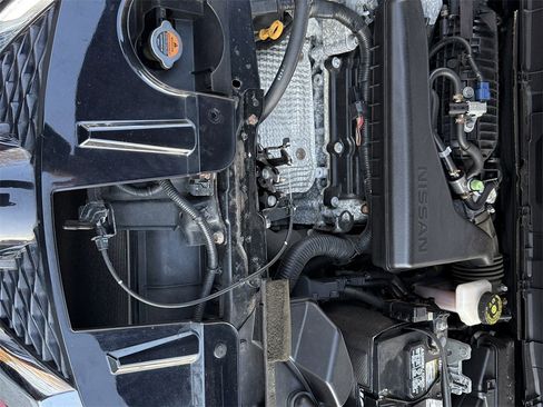 Used 2015 Nissan Rogue S image 22