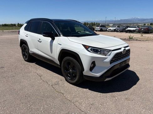 Used 2020 Toyota RAV4 XSE AWD/4WD image 3