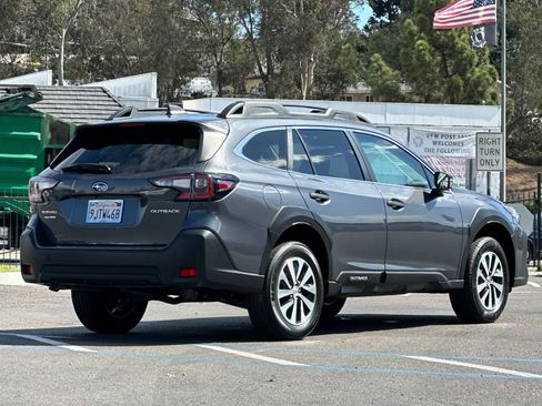 Used 2024 Subaru Outback Premium AWD/4WD image 5