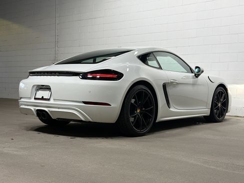 Used 2024 Porsche 718 Cayman image 7