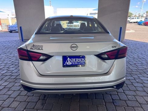 Used 2024 Nissan Altima 2.5 SV image 4