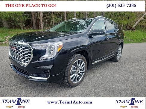Used 2024 GMC Terrain Denali AWD/4WD image 1
