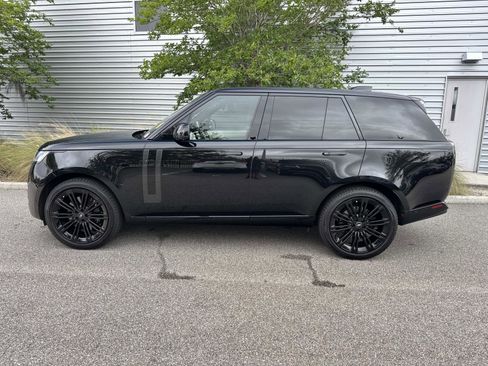Used 2023 Land Rover Range Rover SE AWD/4WD image 2
