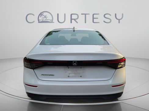 Used 2023 Honda Accord EX image 16