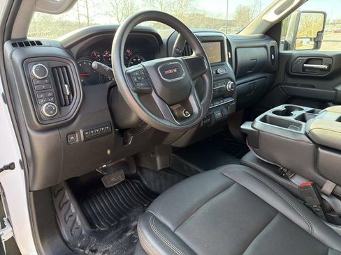 Used 2024 GMC Sierra 2500 Pro w/ Convenience Package image 24