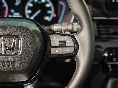 Used 2025 Honda Pilot Touring image 29