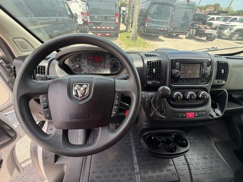 Used 2020 RAM ProMaster 2500 w/ Premium Appearance Group FWD image 14