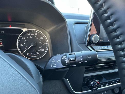 Used 2025 Nissan Rogue SV image 26