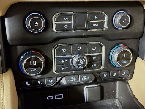 Used 2021 Chevrolet Tahoe Premier image 14