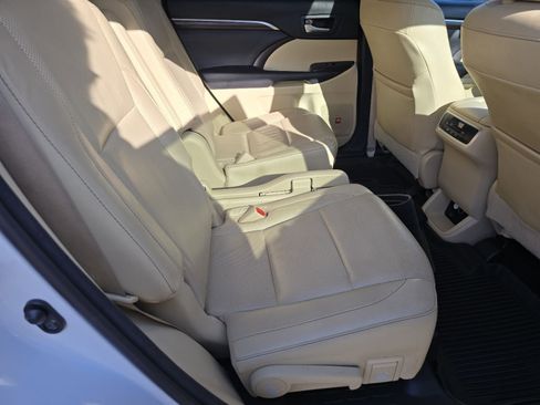 Used 2016 Toyota Highlander Limited image 20