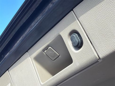 Used 2019 Chevrolet Tahoe LT w/ LT Signature Package image 11