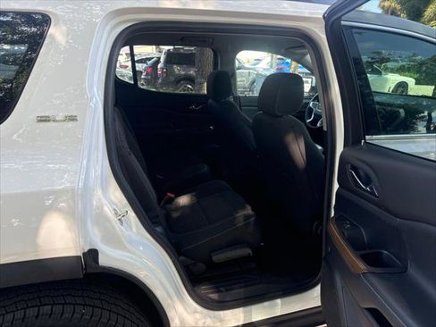 Used 2019 GMC Acadia SLE FWD image 23