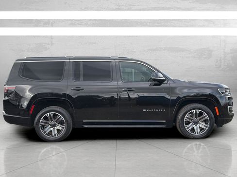 Used 2024 Jeep Wagoneer Series II w/ Flexible Seating Group image 4