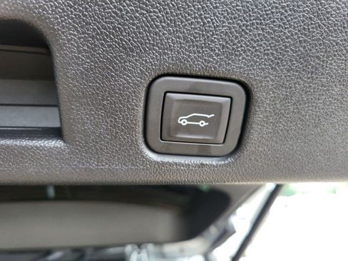 Used 2026 Chevrolet Traverse High Country w/ LPO, Floor Liner Package AWD/4WD image 18
