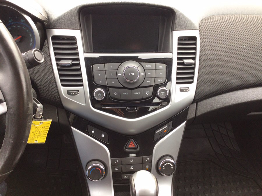 Used 2013 Chevrolet Cruze Eco w/ Enhanced Safety Package FWD image 29