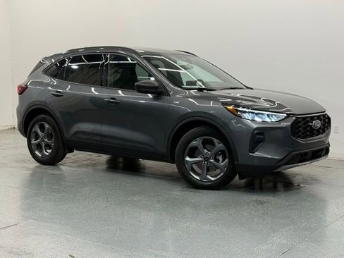 Used 2025 Ford Escape ST-Line image 2