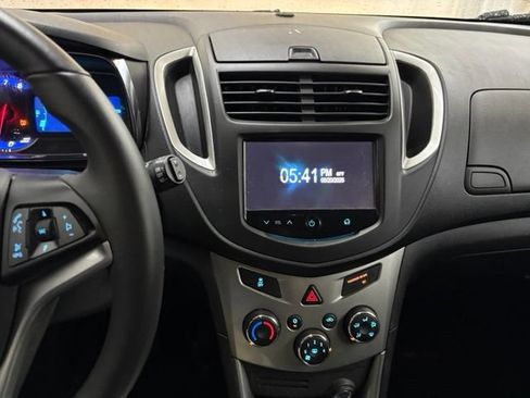 Used 2016 Chevrolet Trax LT w/ LT Sun and Sound Package AWD/4WD image 24