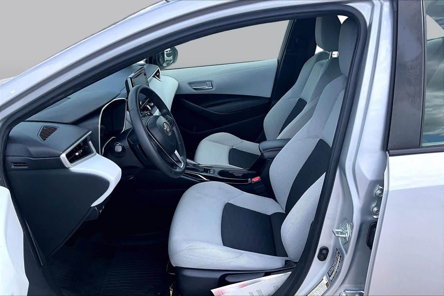 Used 2022 Toyota Corolla SE FWD image 8