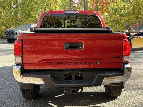 Used 2019 Toyota Tacoma TRD Off-Road image 10