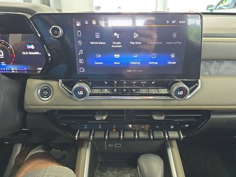 Certified 2024 Chevrolet Colorado ZR2 w/ Technology Package AWD/4WD image 24