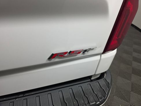 Used 2019 Chevrolet Silverado 1500 RST image 33