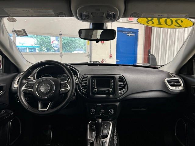 Used 2018 Jeep Compass Latitude AWD/4WD image 15