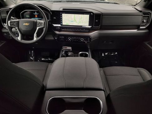 Used 2024 Chevrolet Silverado 1500 LT w/ Z71 Off-Road Package AWD/4WD image 14