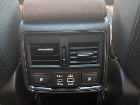 Used 2025 Subaru Forester Touring AWD/4WD image 17