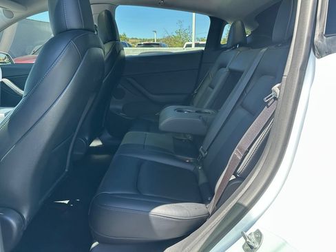 Used 2021 Tesla Model Y Long Range AWD/4WD image 8