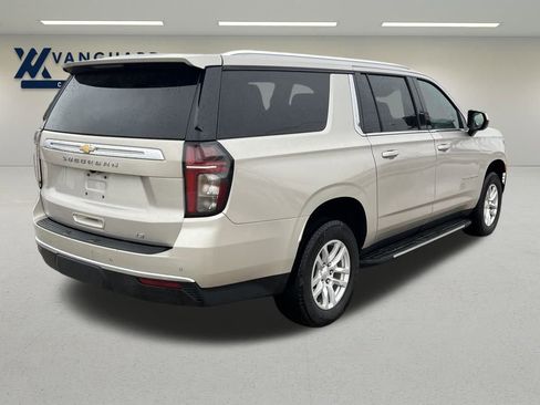 Used 2024 Chevrolet Suburban LT image 5