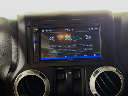 Used 2014 Jeep Wrangler Sahara w/ Connectivity Group AWD/4WD image 16