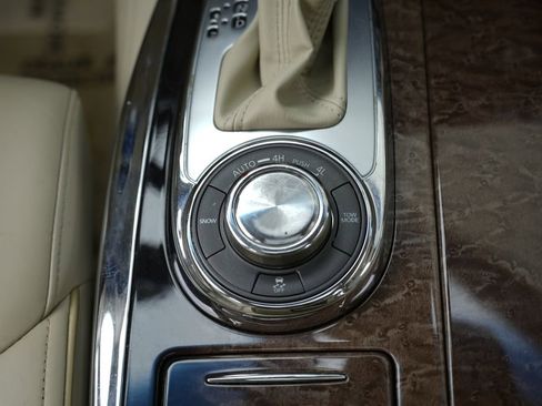 Used 2012 INFINITI QX56 4WD w/ Deluxe Touring Pkg image 47