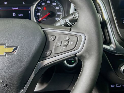 Used 2023 Chevrolet Equinox LT FWD image 32