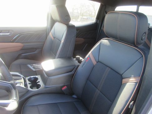 New 2026 GMC Canyon AT4 image 13