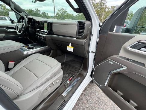 New 2026 Chevrolet Silverado 2500 LTZ w/ LTZ Convenience Package image 11